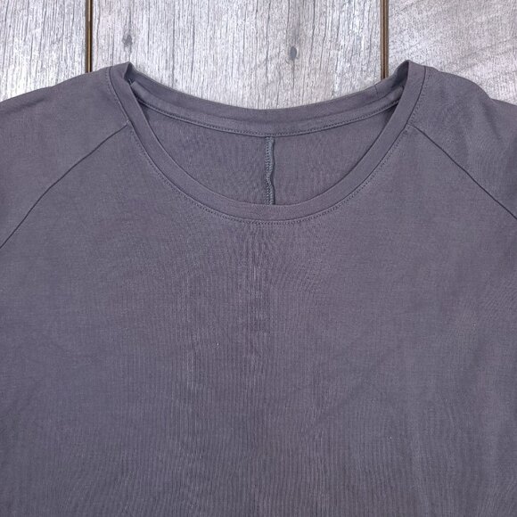 Alphalete Shirt Womens Medium Crew Neck Gray Logo Short Sleeve Athletic Top - Picture 4 of 8